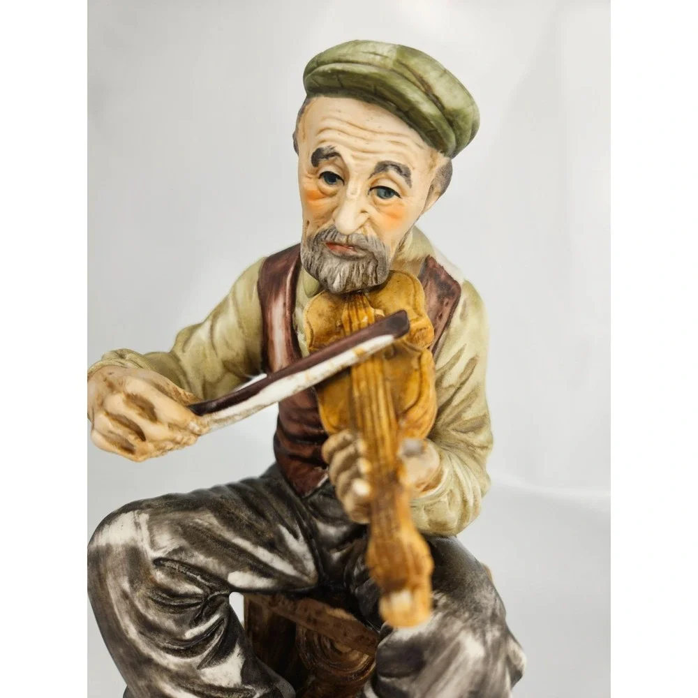 Vintage Violin Player Figurine Seated‎ Musician Rustic Village Scene